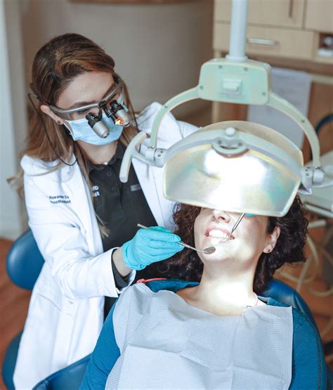 cosmetic dentist beverly hills.